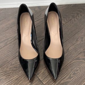 Patent Black Aldo pointed heels